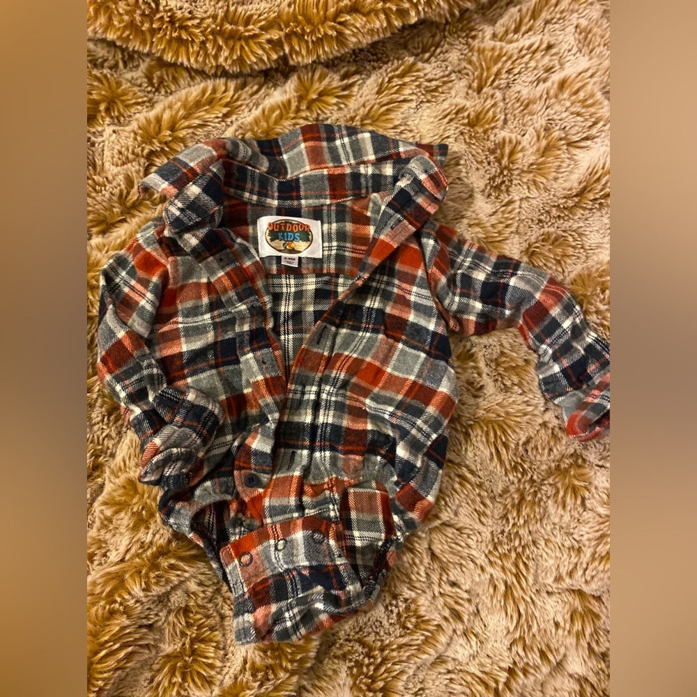 Outdoor Kids 6-9 month long sleeve plaid flannel onesie